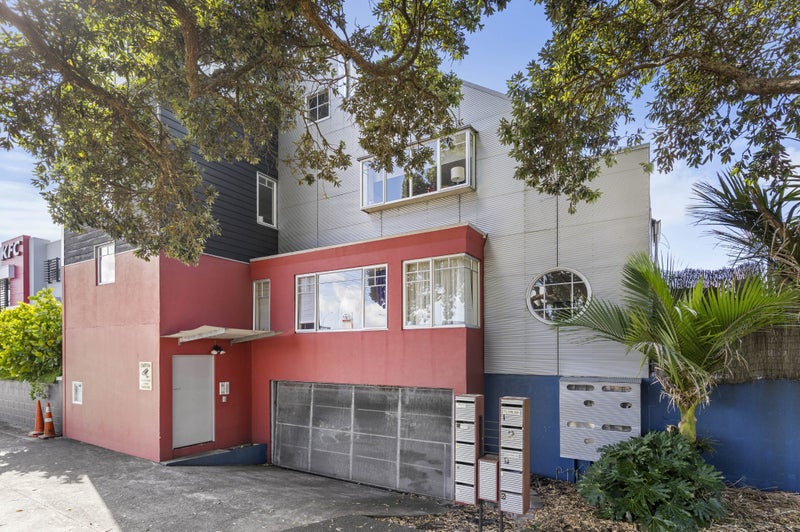 3/2 Atarangi Road, Greenlane, Auckland - Carousel 1