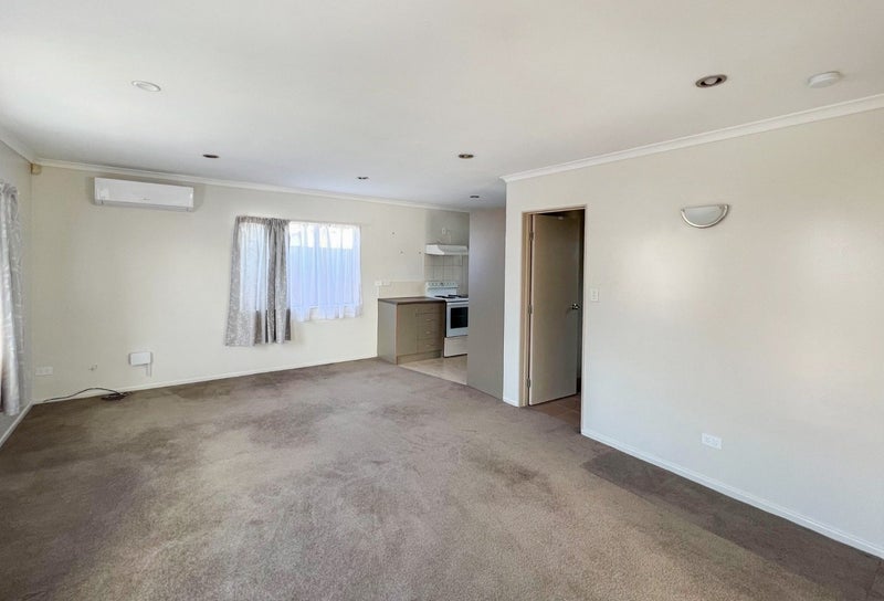 93 Farquhar Road, Glendene, Auckland - Carousel 2
