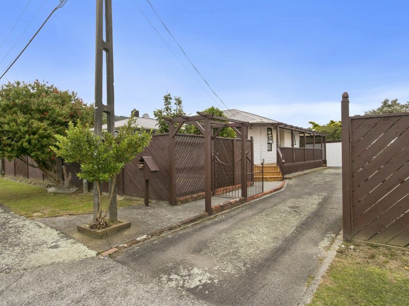 17 Roberts Street, Wainuiomata, Lower Hutt - Carousel 20