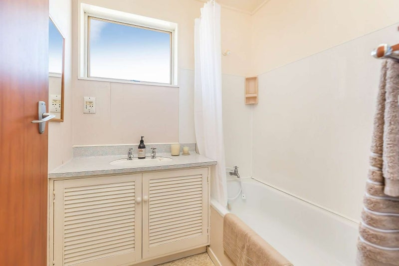 273 Darlington Road, Miramar, Wellington - Carousel 11
