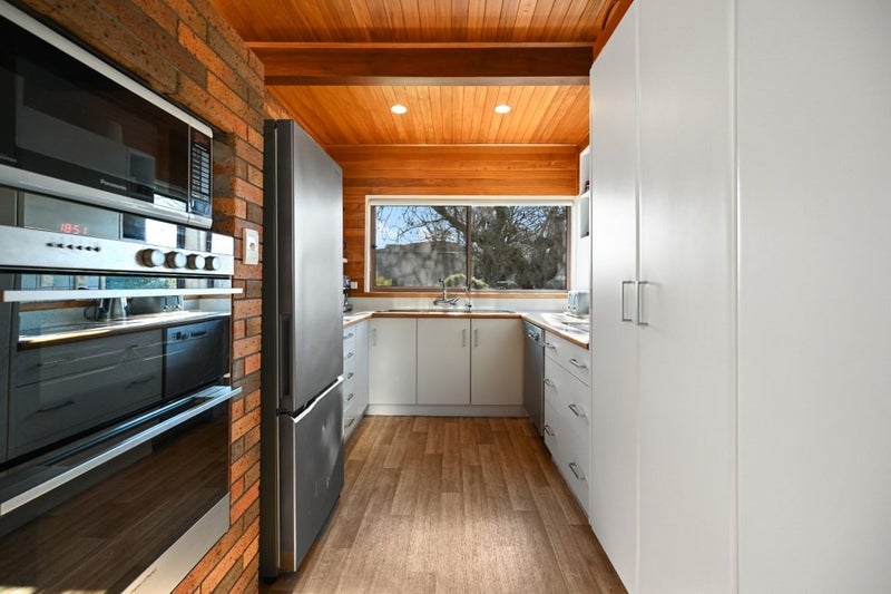 31 Bernard Street, Chedworth, Hamilton - Carousel 2