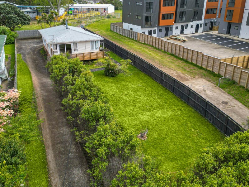 206 Sunnynook Road, Totara Vale, Auckland - Carousel 2