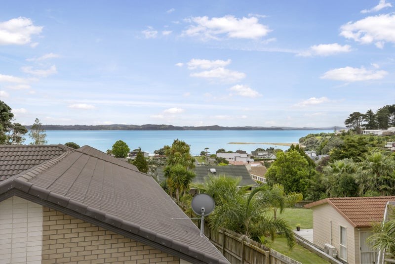 966A Whangaparaoa Road, Manly, Whangaparaoa - Carousel 1