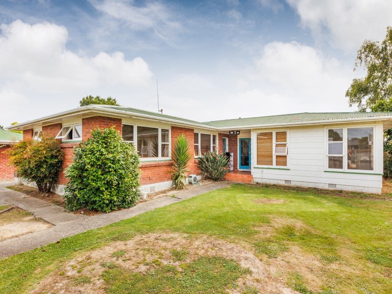 84 Brightwater Terrace, Terrace End, Palmerston North - Carousel 1