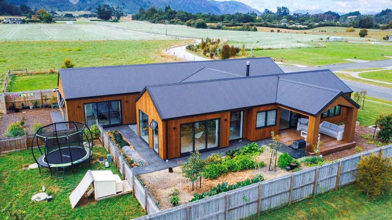 9 Windle Road, MOTUPIPI - Carousel 2