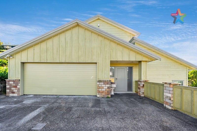 201 Miromiro Road, Normandale, Lower Hutt - Carousel 1