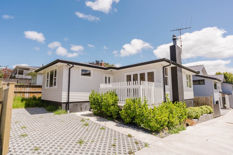 54A Vera Road, Te Atatu South, Auckland - Carousel 1