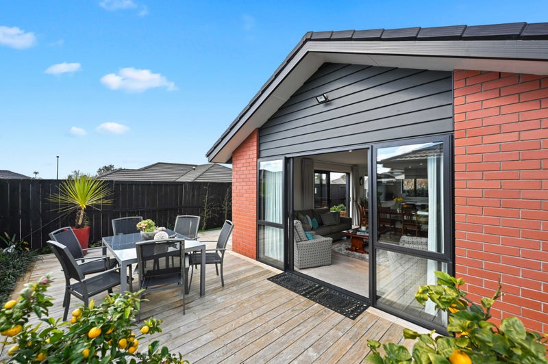 63 Ladeira Place, Fitzroy, Hamilton - Carousel 2