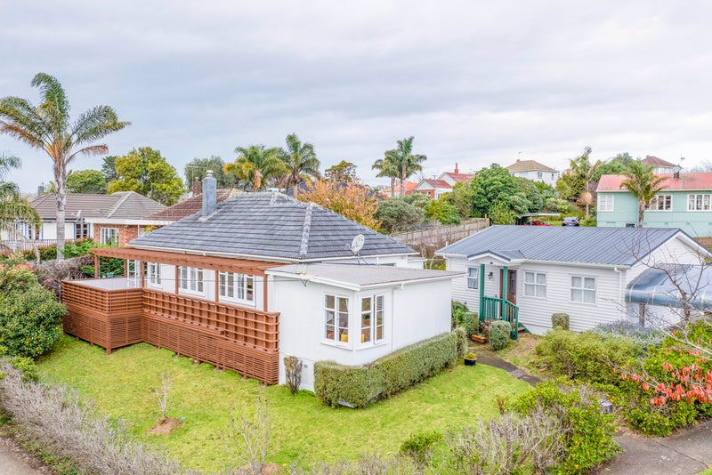 2 Koa Street, Meadowbank, Auckland - Carousel 1