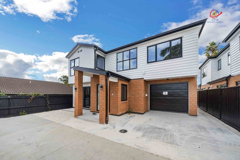 21B Blanes Road, Weymouth, Auckland - Carousel 1