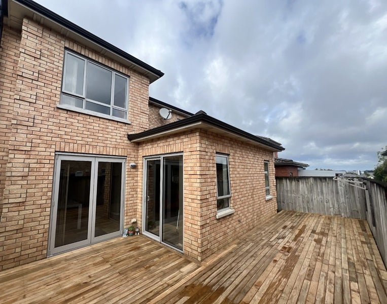 83 Fields Parade, Oteha, Auckland - Carousel 7