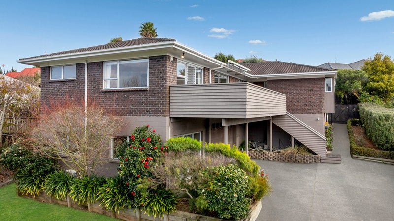 31 Wells Road, Bucklands Beach, Auckland - Carousel 1