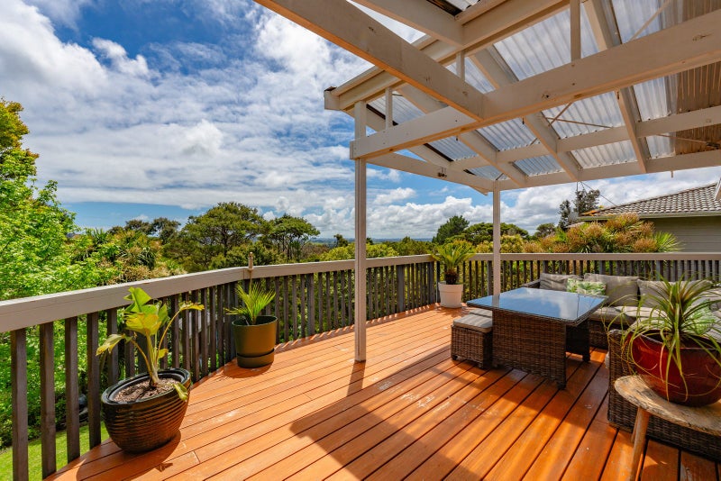 1141 Scenic Drive North, Swanson, Auckland - Carousel 2