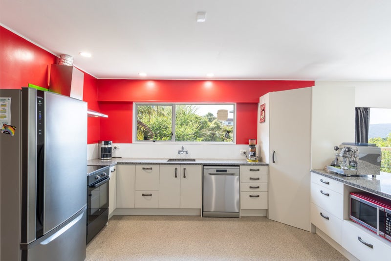 3 Ardal Grove, Tirohanga, Lower Hutt - Carousel 1