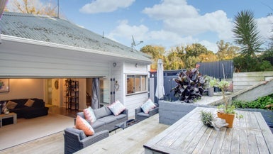 93 Milton Road, Bluff Hill, Napier - Carousel 1