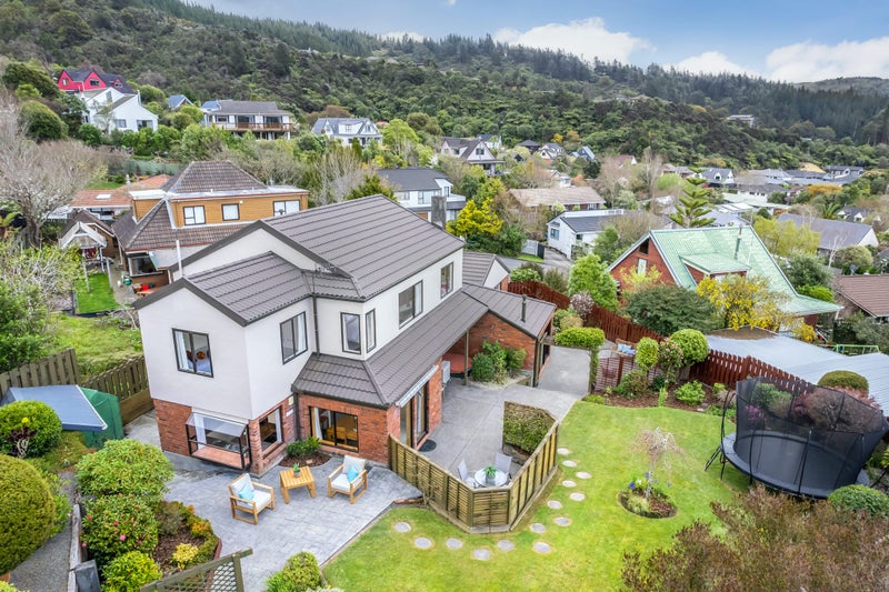 5 Roman Close, Silverstream, Upper Hutt - Carousel 2