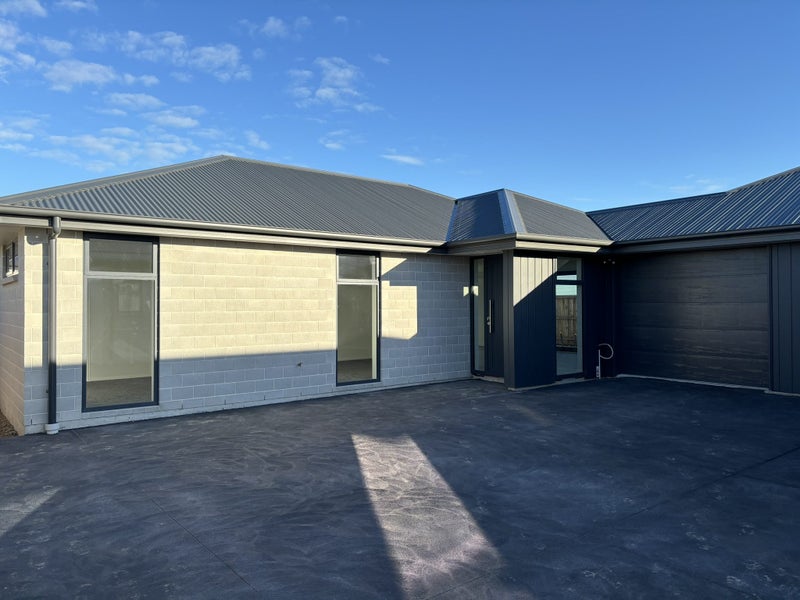 10 Cone Place, Northcote, Christchurch - Carousel 1