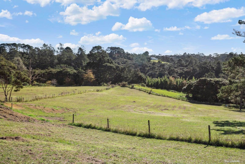 35 Crows Road, Swanson, Auckland - Carousel 12