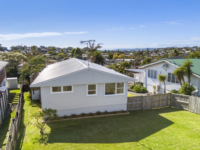 13 Red Beach Road, Red Beach, Whangaparāoa - Carousel 2