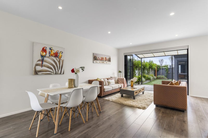 164 Seventh View Avenue, Beachlands, Auckland - Carousel 1
