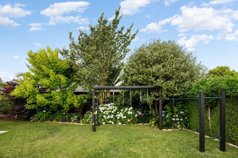 43 Berkley Avenue, Hillcrest, Hamilton - Carousel 24