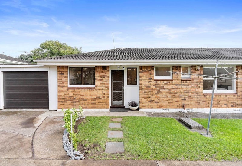 2/4 Shackleton Road, Mount Eden, Auckland - Carousel 1