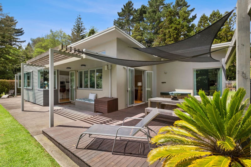 10 The Enclave, Frankleigh Park, New Plymouth - Carousel 2