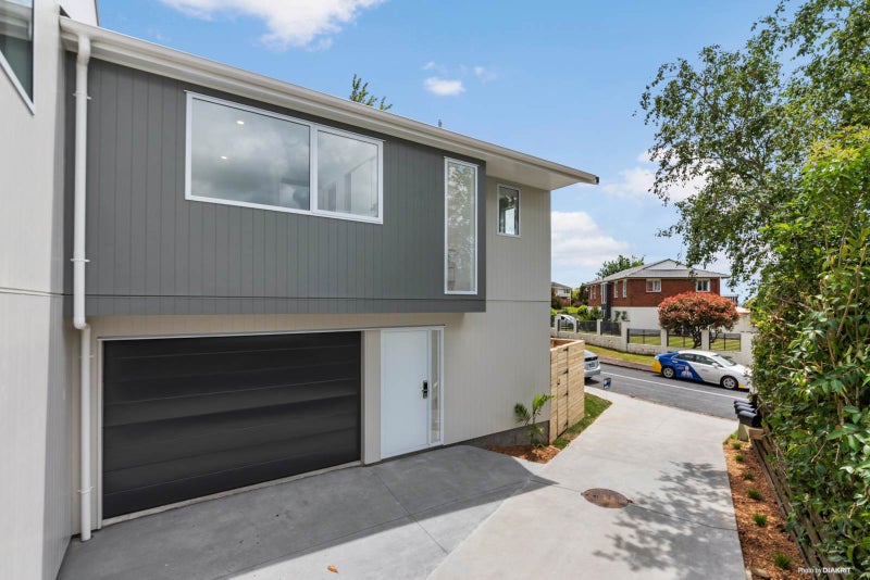 23A Hartley Terrace, Massey, Auckland - Carousel 1
