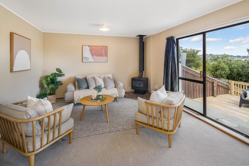 2/3 Mandeville Crescent, Grenada Village, Wellington - Carousel 1