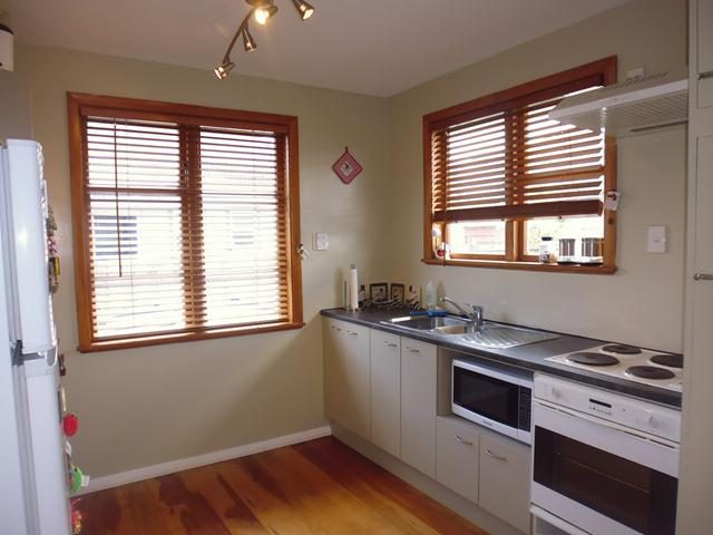 2/8 Atiawa Crescent, Waiwhetu, Lower Hutt - Carousel 2