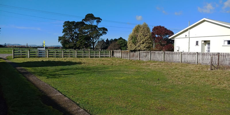32 South Featherston Road, Featherston - Carousel 11