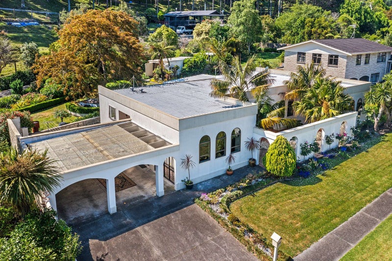 24 Sunvale Crescent, Whataupoko, Gisborne - Carousel 1