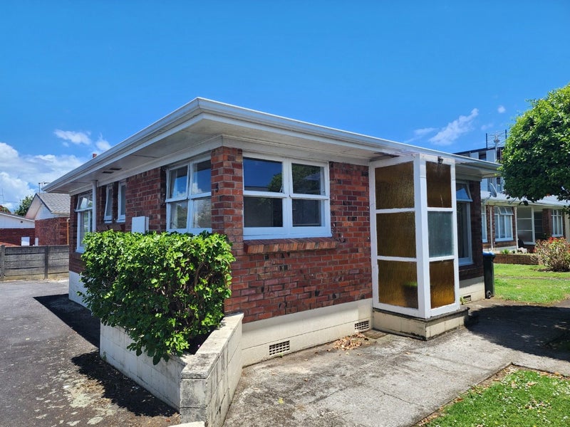 26A Erson Avenue, Royal Oak, Auckland - Carousel 1