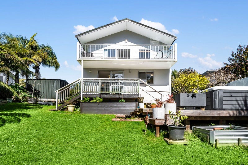 8 Carina Crescent, Torbay, Auckland - Carousel 1