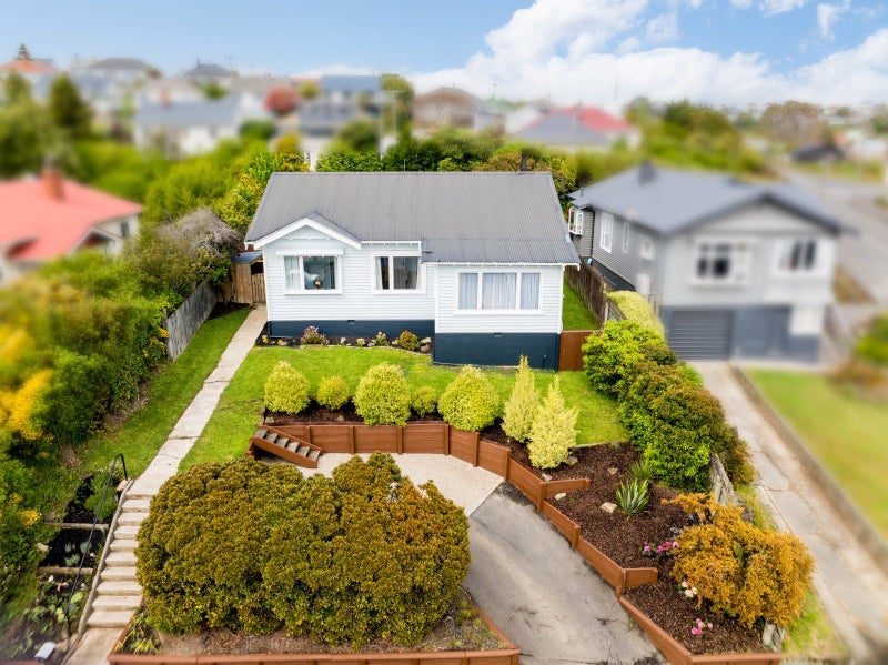 4 Traquair Street, Corstorphine, Dunedin - Carousel 1