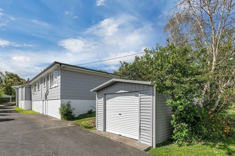 1/25 Peach Road, Glenfield, Auckland - Carousel 1