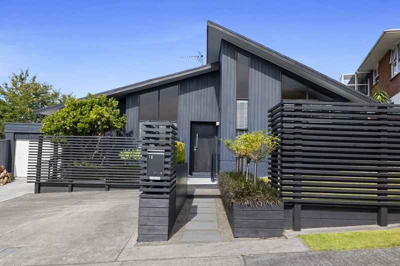 18 Mayfair Place, Westown, New Plymouth - Carousel 1