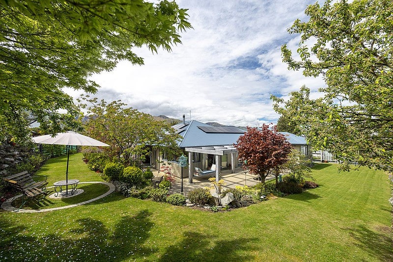 3 Mary Lane, Wanaka - Carousel 2
