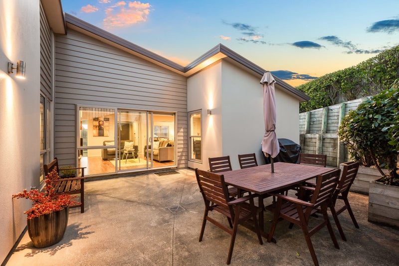 33 Kahurangi Heights, Aotea, Porirua - Carousel 2