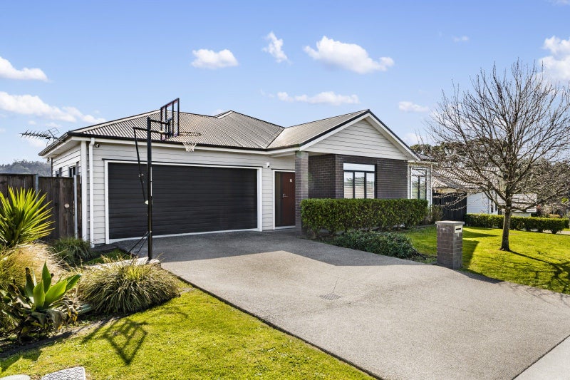 8 Ara Kakara Avenue, Huapai, Kumeu - Carousel 1