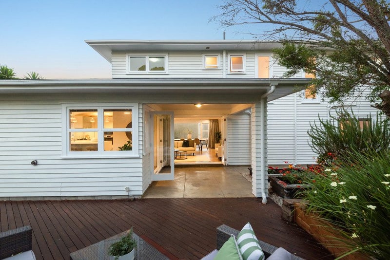 22 Eversleigh Road, Belmont, Auckland - Carousel 1