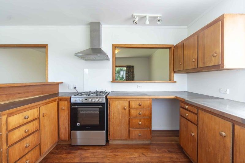 82 Cambridge Road, Hillcrest, Hamilton - Carousel 1