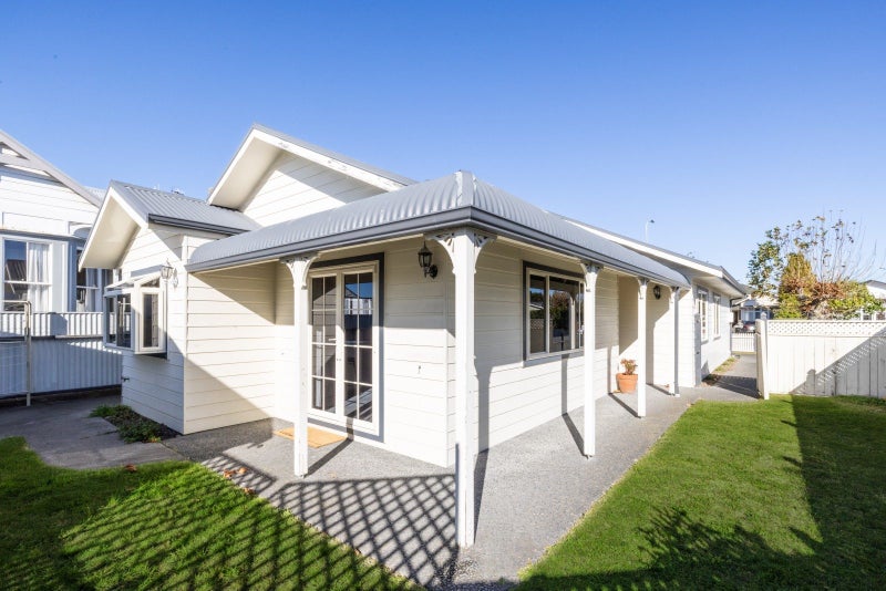 23 Nelson Crescent, Napier South, Napier - Carousel 1