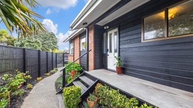 1/55 Alberta Street, Point Chevalier, Auckland - Carousel 1