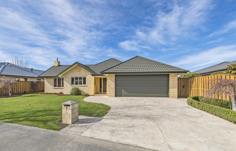 9 Saracen Avenue, Northwood, Christchurch - Carousel 1