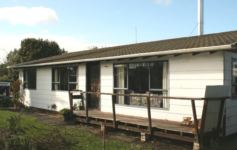 7 Lucknow Street, Aramoho, Whanganui - Carousel 1