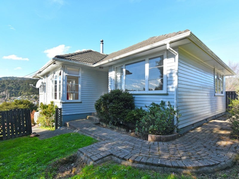 15 Bird Grove, Stokes Valley, Lower Hutt - Carousel 2