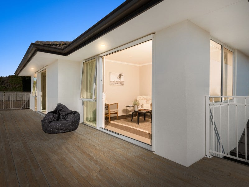 5 Carex Close, Pyes Pa, Tauranga - Carousel 2