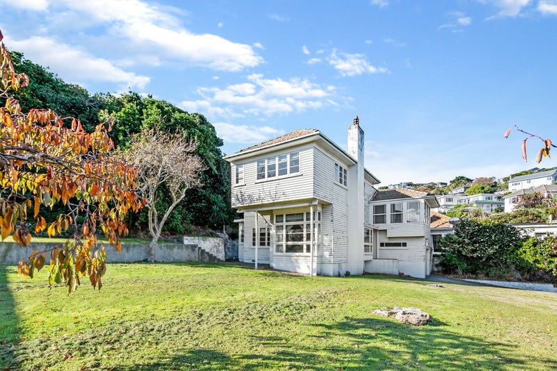 11 Ashleigh Cres, Miramar, Wellington - Carousel 1