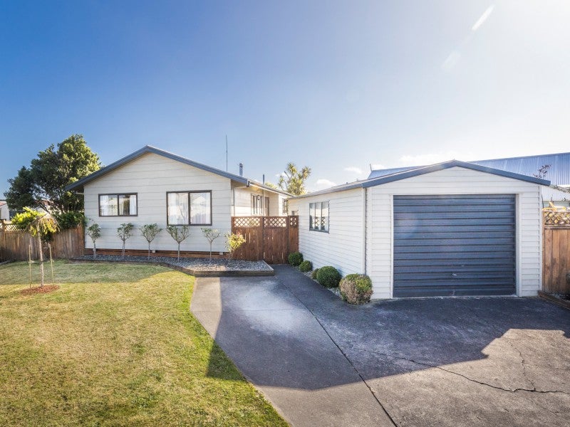 10 Tiller Close, Kelvin Grove, Palmerston North - Carousel 1